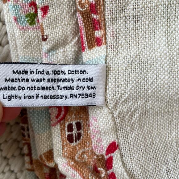 Set of 2 CUPCAKES & CASHMERE Oversized Gingerbread Kitchen Dish Towels NEW - Picture 7 of 10